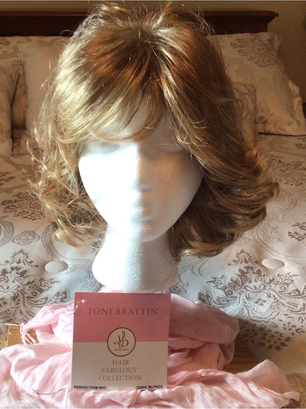 Toni Brattin “Perfection” Wig Dark Blonde - Picture 2 of 8